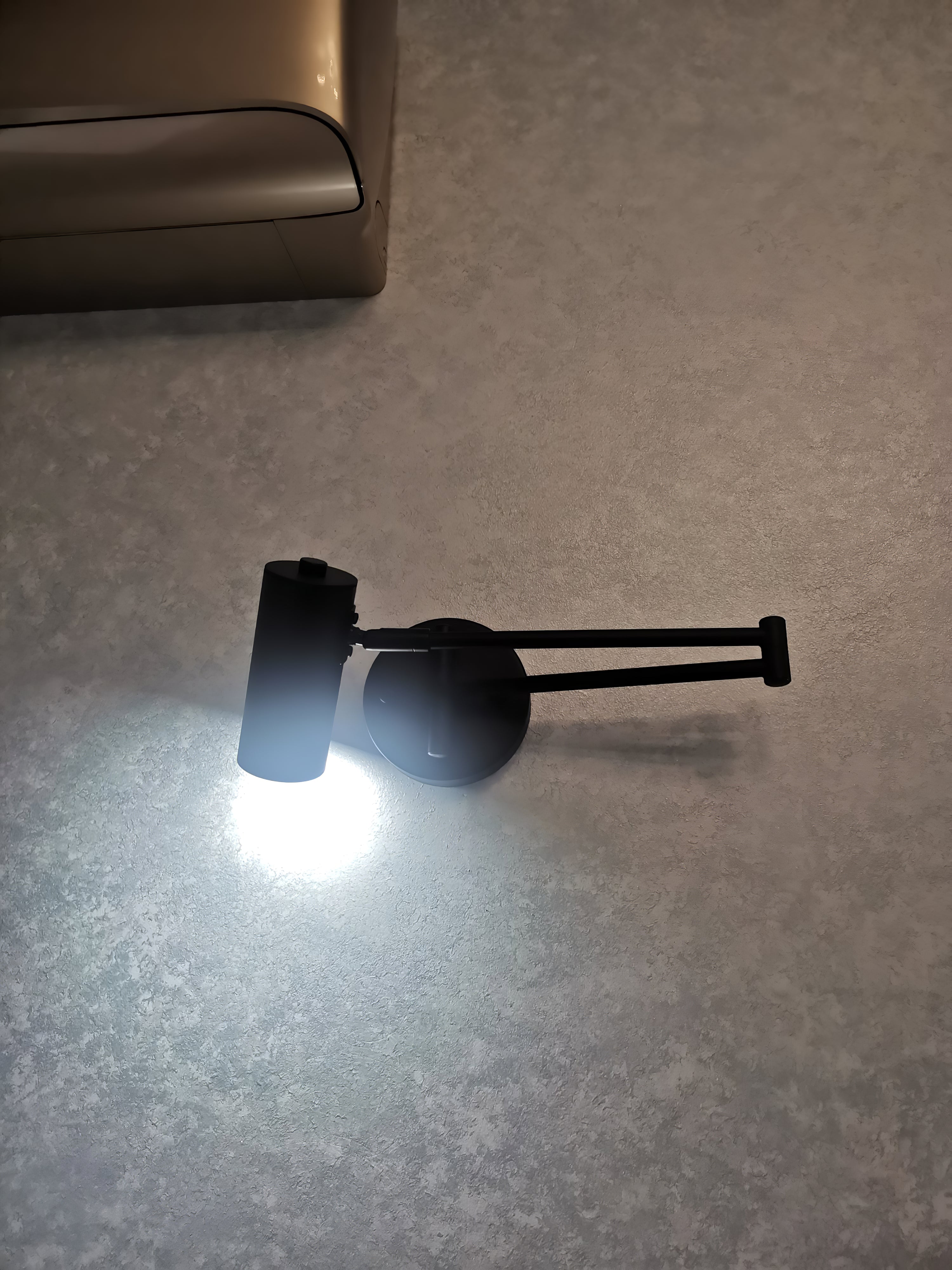Nowoczesna Lampa Ścienna LED do Domu VexonGear
