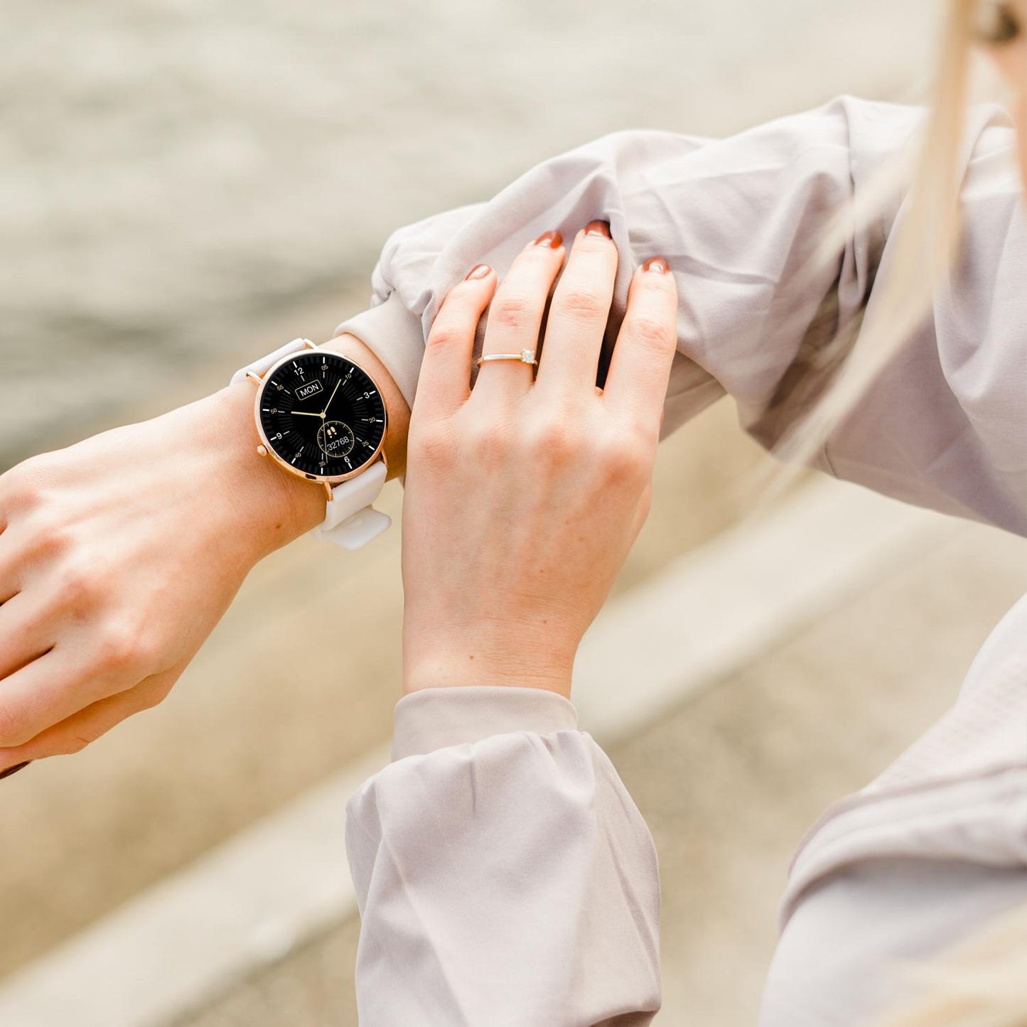 UltraThin Pro™ Full-Touchscreen SmartWatch